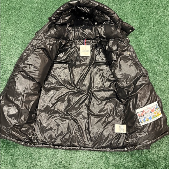 Moncler Black Glossy Puffer Jacket with Tricolor Zip Detail - Picture 3 of 7